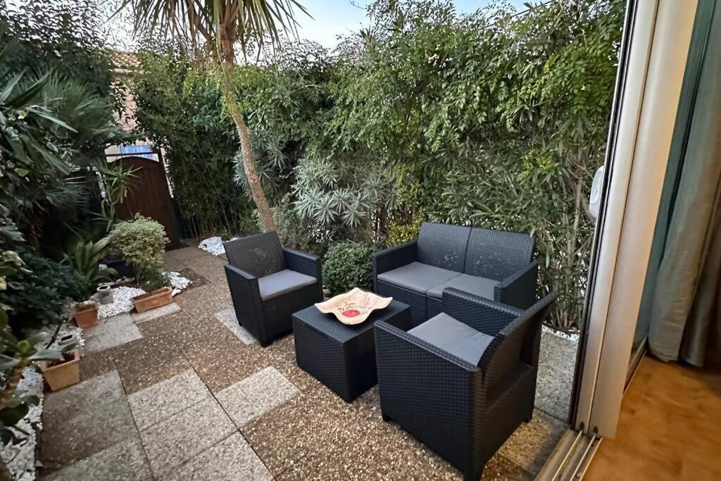 Studio Coin Nuit Ferme 4 Personnes - Les Mas De La Plage Sanary-sur-Mer Bagian luar foto